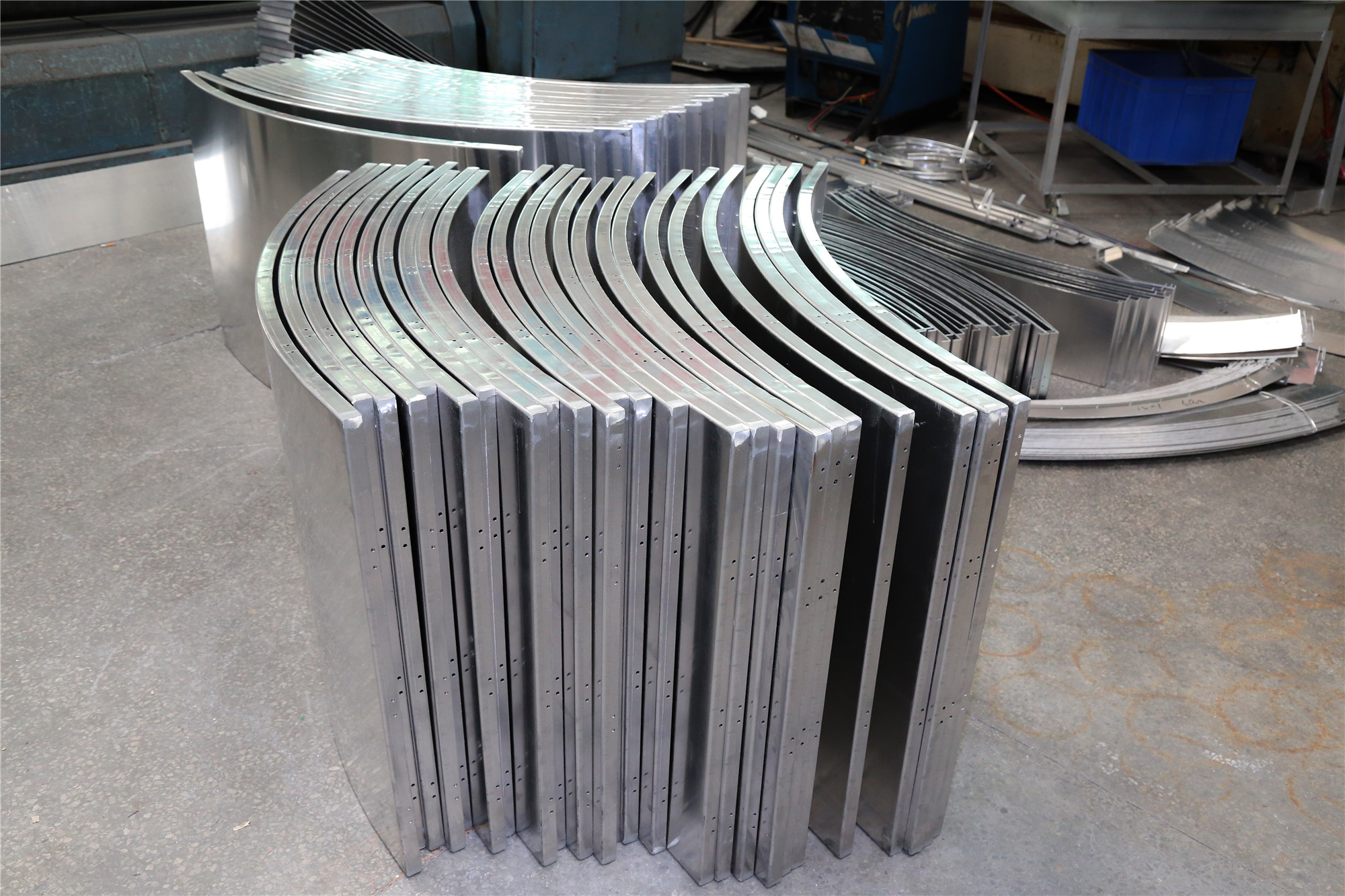 佛山正一鋁單板廠家誠邀你參加2015年鋁門窗幕墻新產(chǎn)品博覽會